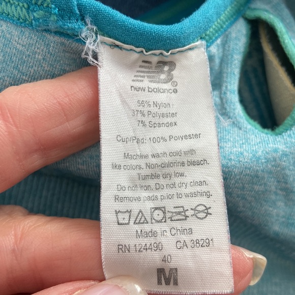 New Balance Sports Bra - Picture 6 of 6